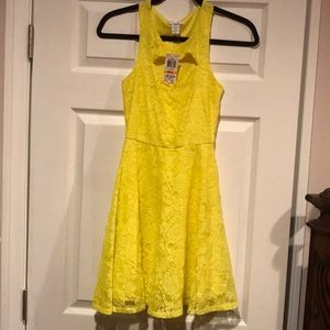 Short yellow dress